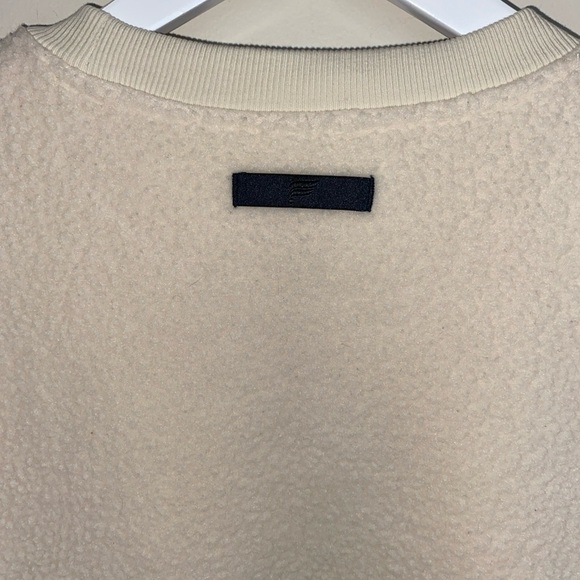 Fabletics The Explorer Crew Sherpa Pullover Sweatshirt Cream Small - Picture 5 of 5